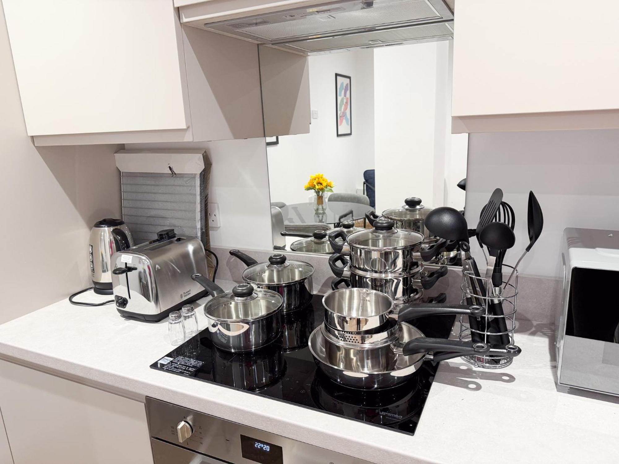 Spacious Modern 1 Bed In - Perfect For Contractors & Professionals - Free Parking - Wifi - Fully Equipped Kitchen - Smart Tv Ideal For Work And Long Projects Saint Neots