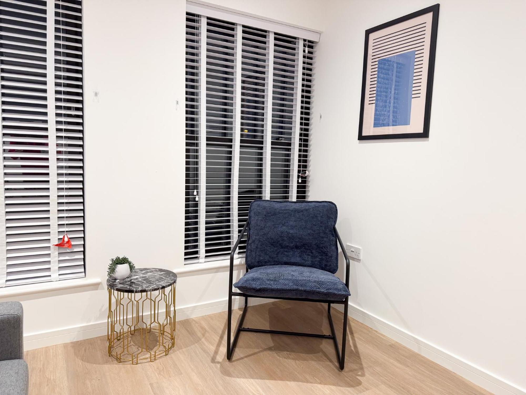 Spacious Modern 1 Bed In - Perfect For Contractors & Professionals - Free Parking - Wifi - Fully Equipped Kitchen - Smart Tv Ideal For Work And Long Projects * Saint Neots