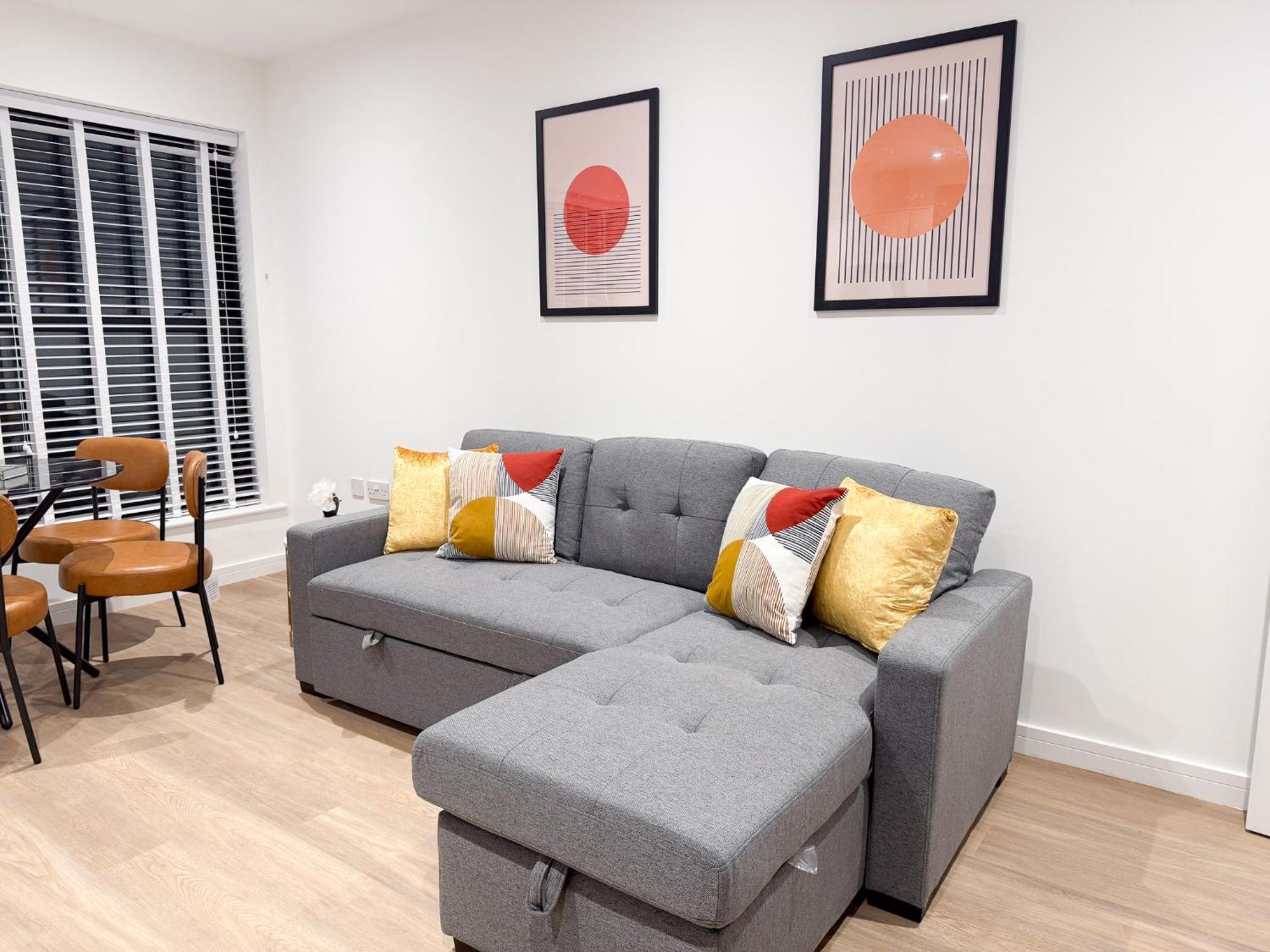 Spacious Modern 1 Bed In - Perfect For Contractors & Professionals - Free Parking - Wifi - Fully Equipped Kitchen - Smart Tv Ideal For Work And Long Projects Saint Neots