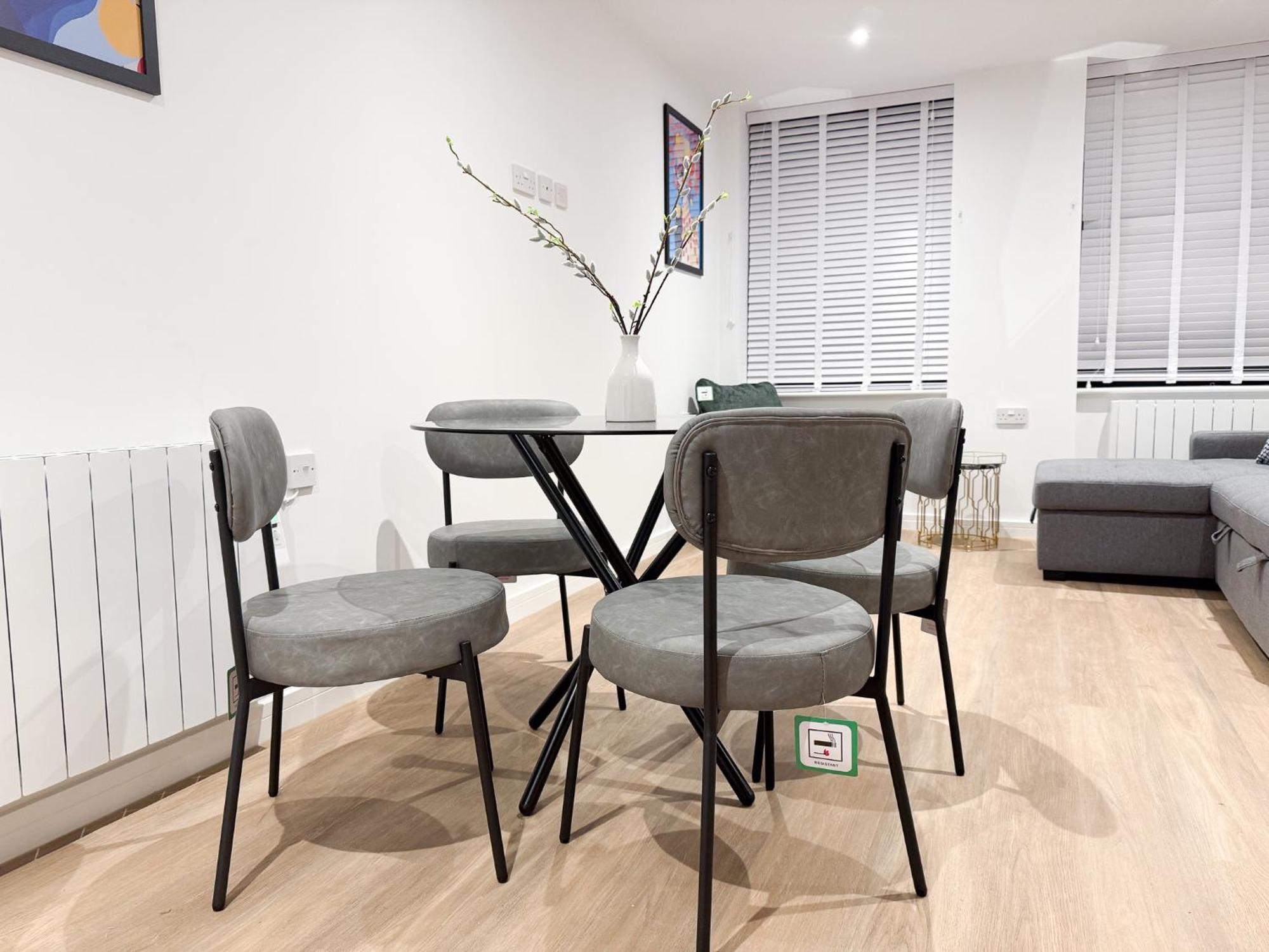 Appartamento Spacious Modern 1 Bed In - Perfect For Contractors & Professionals - Free Parking - Wifi - Fully Equipped Kitchen - Smart Tv Ideal For Work And Long Projects