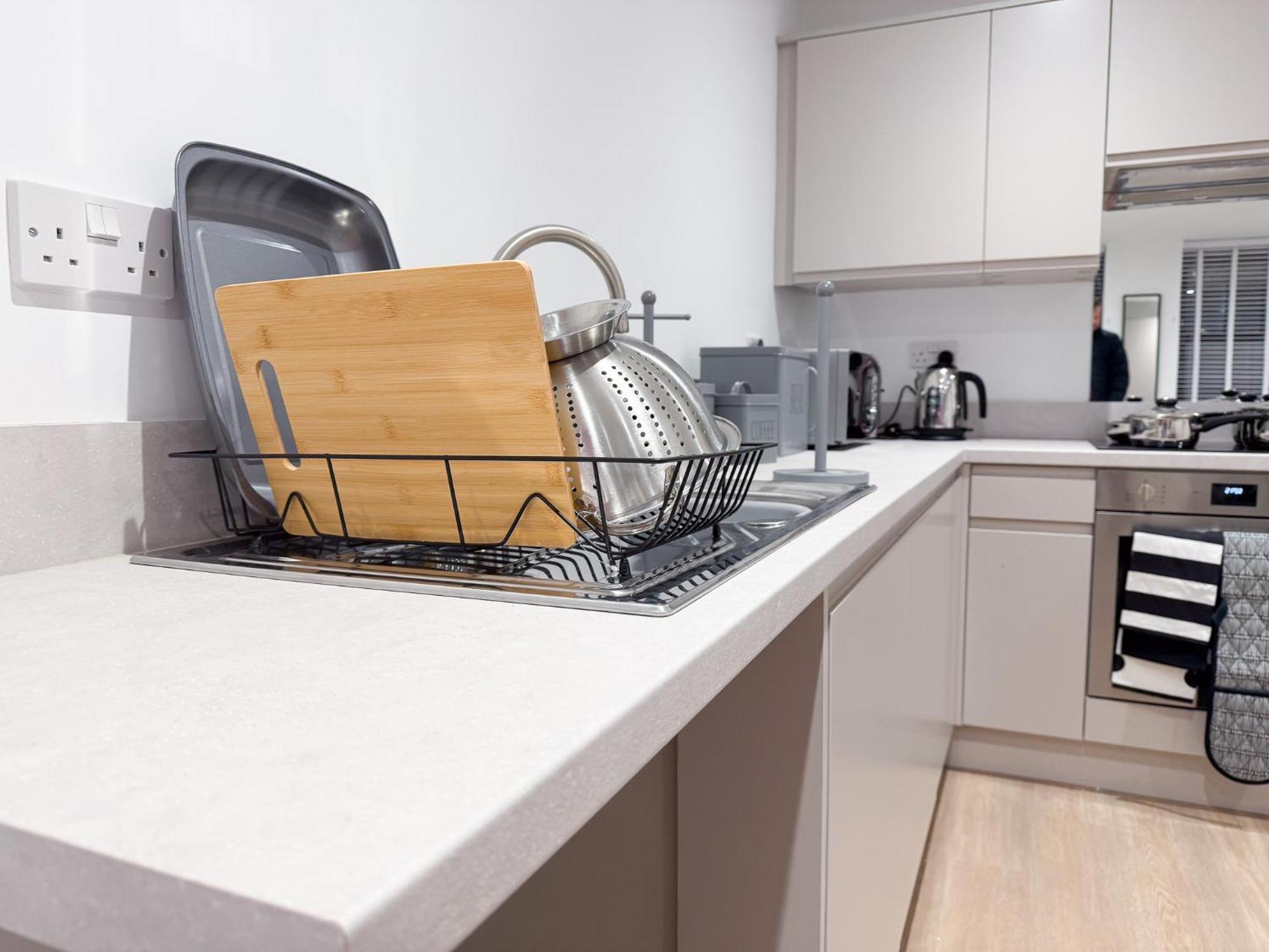 Appartamento Spacious Modern 1 Bed In - Perfect For Contractors & Professionals - Free Parking - Wifi - Fully Equipped Kitchen - Smart Tv Ideal For Work And Long Projects Saint Neots