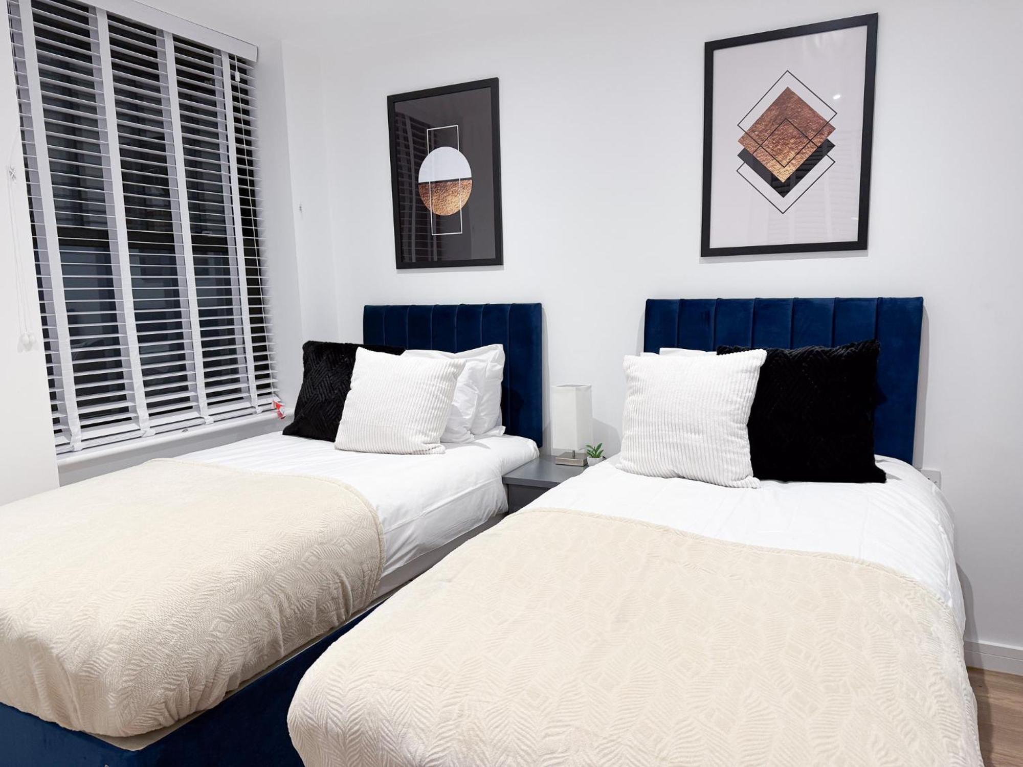 Appartamento Spacious Modern 1 Bed In - Perfect For Contractors & Professionals - Free Parking - Wifi - Fully Equipped Kitchen - Smart Tv Ideal For Work And Long Projects Saint Neots