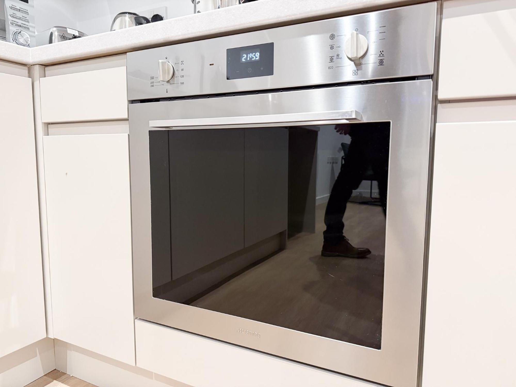 Spacious Modern 1 Bed In - Perfect For Contractors & Professionals - Free Parking - Wifi - Fully Equipped Kitchen - Smart Tv Ideal For Work And Long Projects