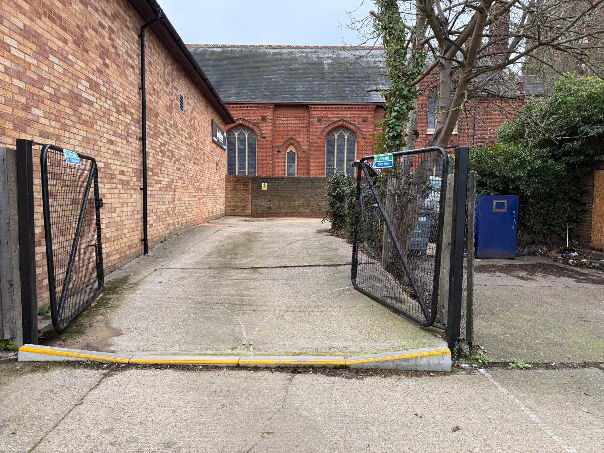 Spacious Modern 1 Bed In - Perfect For Contractors & Professionals - Free Parking - Wifi - Fully Equipped Kitchen - Smart Tv Ideal For Work And Long Projects